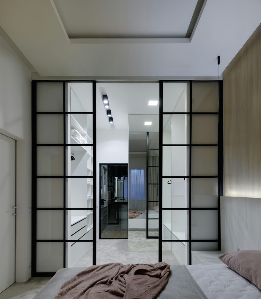 Separate a studio apartment using a room divider